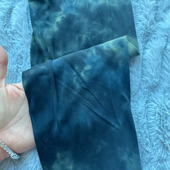 Lululemon Tie-Dye High-Waisted Leggings size 12 - Picture 4 of 6